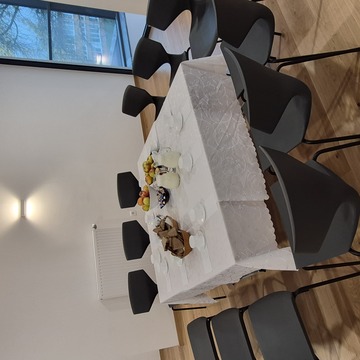 Priprave na tradicionalni slovenski zajtrk